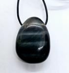 Falkenauge Anhänger gebohrt - Distanz und Überblick